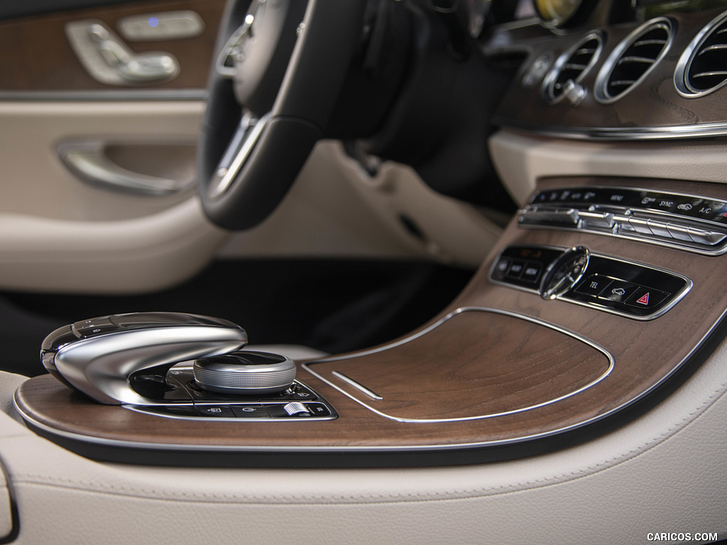 2019 Mercedes-Benz E450 4MATIC E-Class Sedan (US-Spec) - Interior, Detail