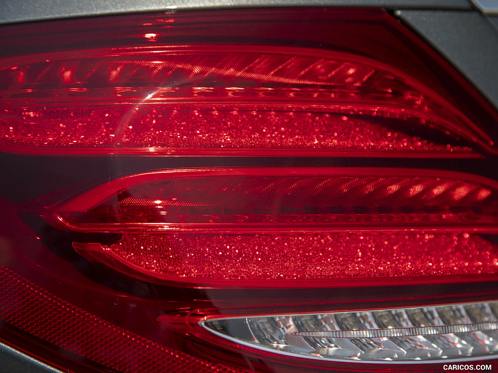 2019 Mercedes-Benz E450 4MATIC E-Class Sedan (US-Spec) - Tail Light