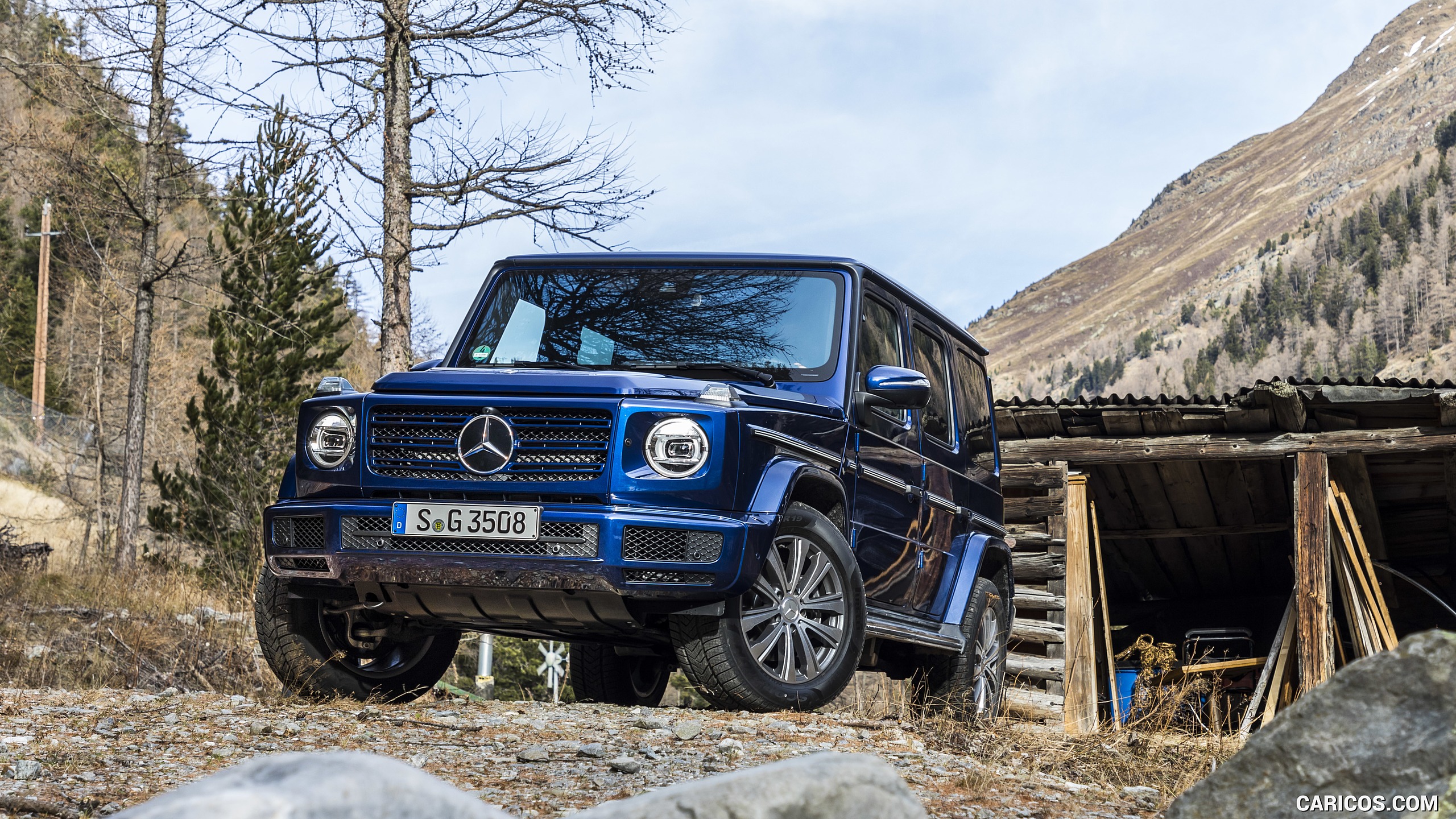 2019 Mercedes-Benz G 350 d (Brilliant Blue Metallic) - Front Three-Quarter, #47 of 51