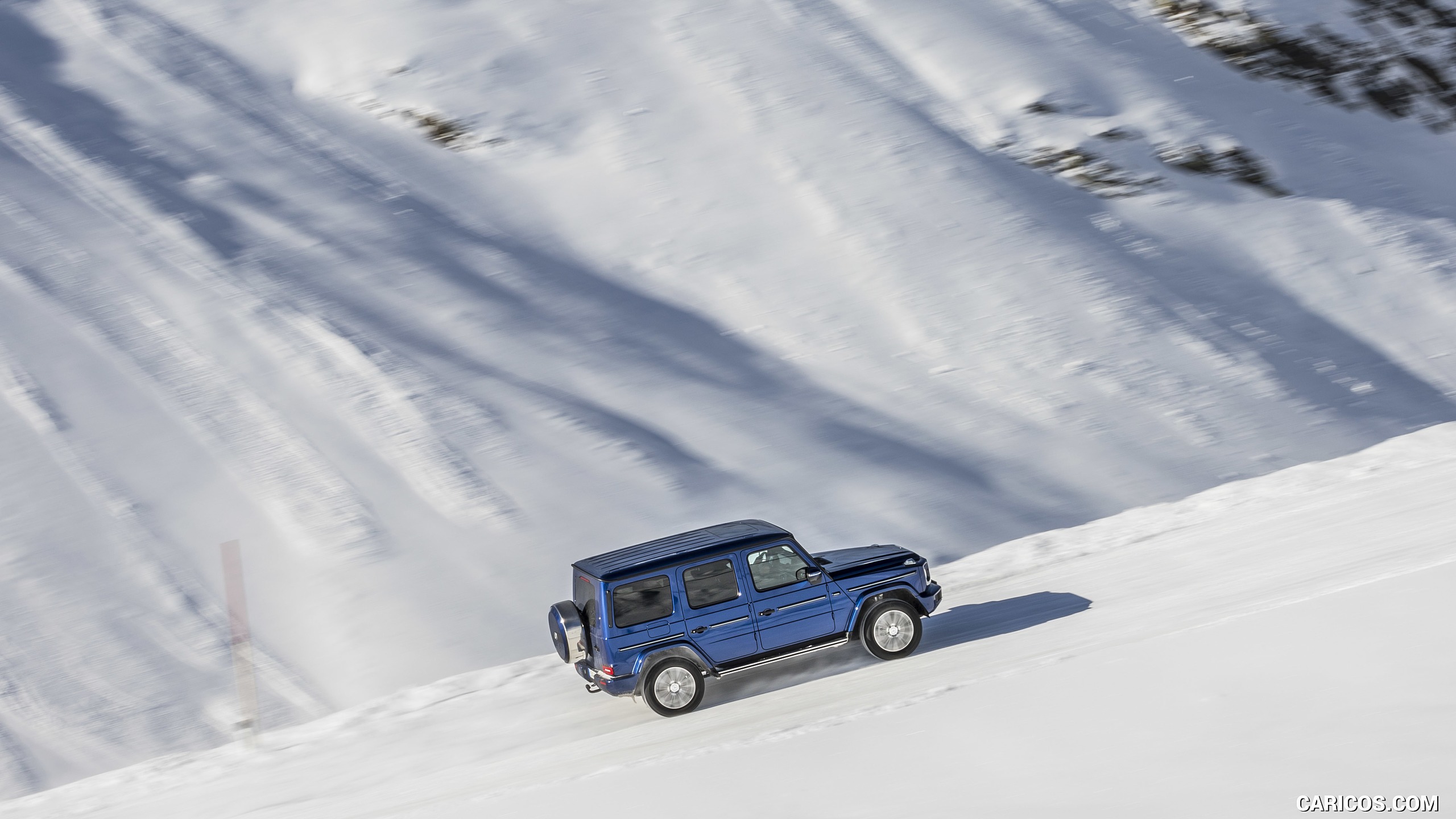 2019 Mercedes-Benz G 350 d (Brilliant Blue Metallic) - In Snow - Side, #30 of 51