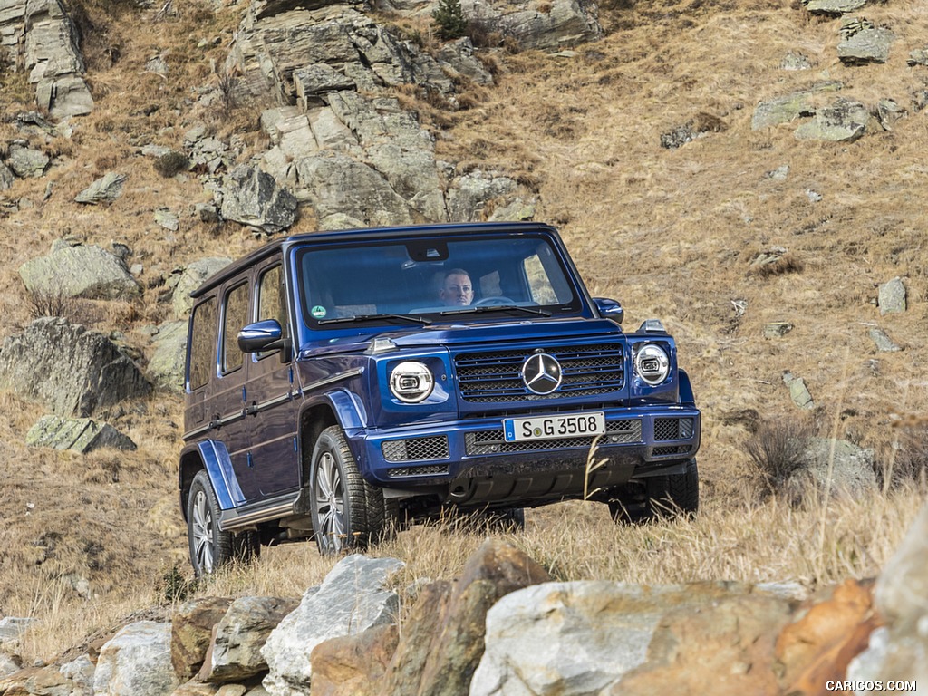 2019 Mercedes-Benz G 350 d (Brilliant Blue Metallic) - Front Three-Quarter