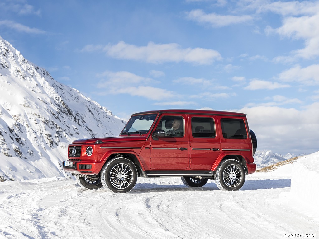 2019 Mercedes-Benz G 350 d (Designo Hyazinth Red Metallic) - In Snow - Front Three-Quarter