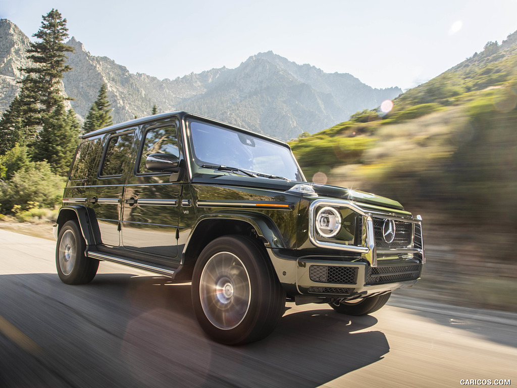 2019 Mercedes-Benz G550 G-Class (U.S.-Spec) - Front Three-Quarter