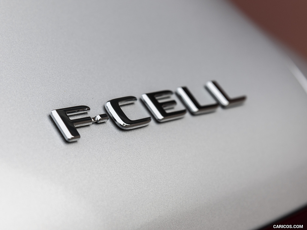 2019 Mercedes-Benz GLC F-CELL (Color: Iridium Silver Metallic) - Detail