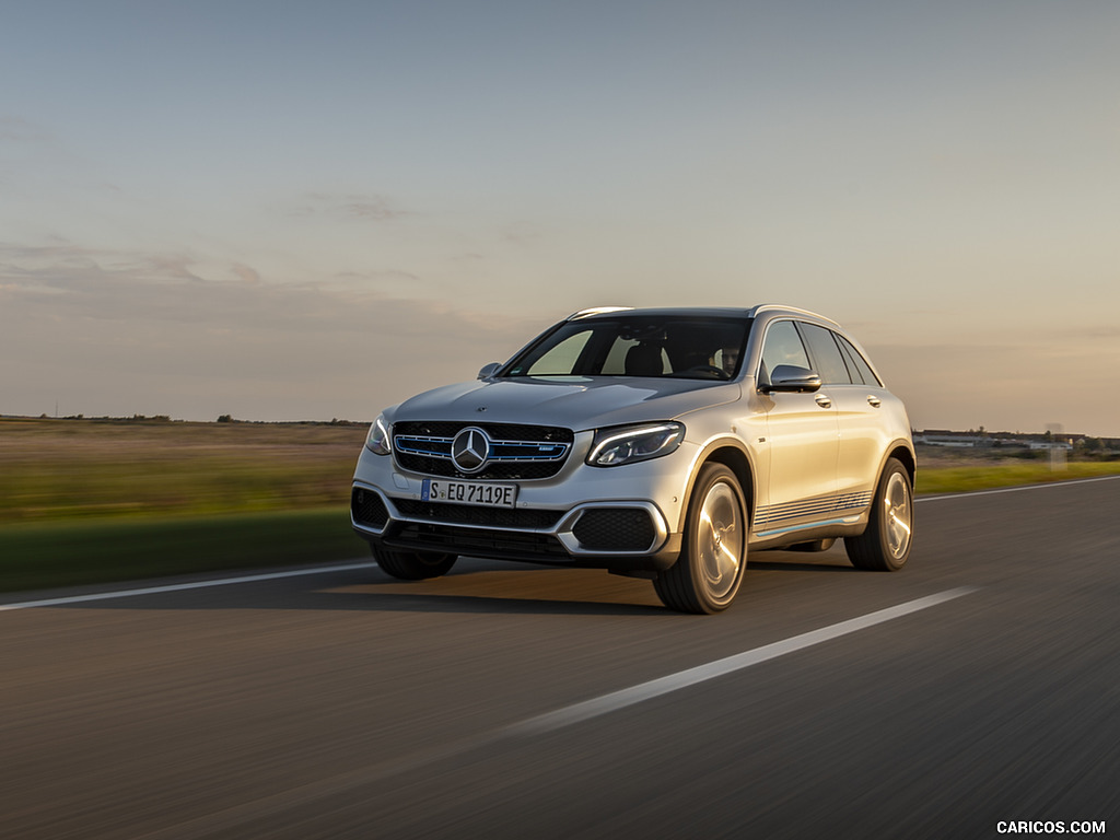 2019 Mercedes-Benz GLC F-CELL (Color: Iridium Silver Metallic) - Front