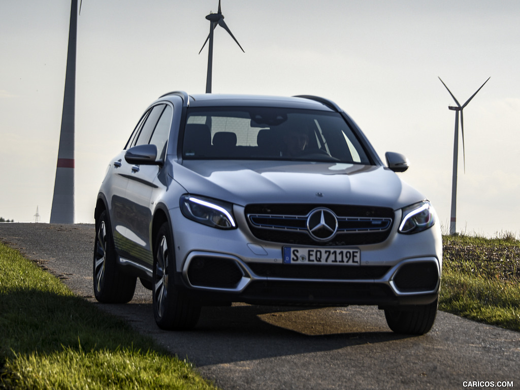 2019 Mercedes-Benz GLC F-CELL (Color: Iridium Silver Metallic) - Front