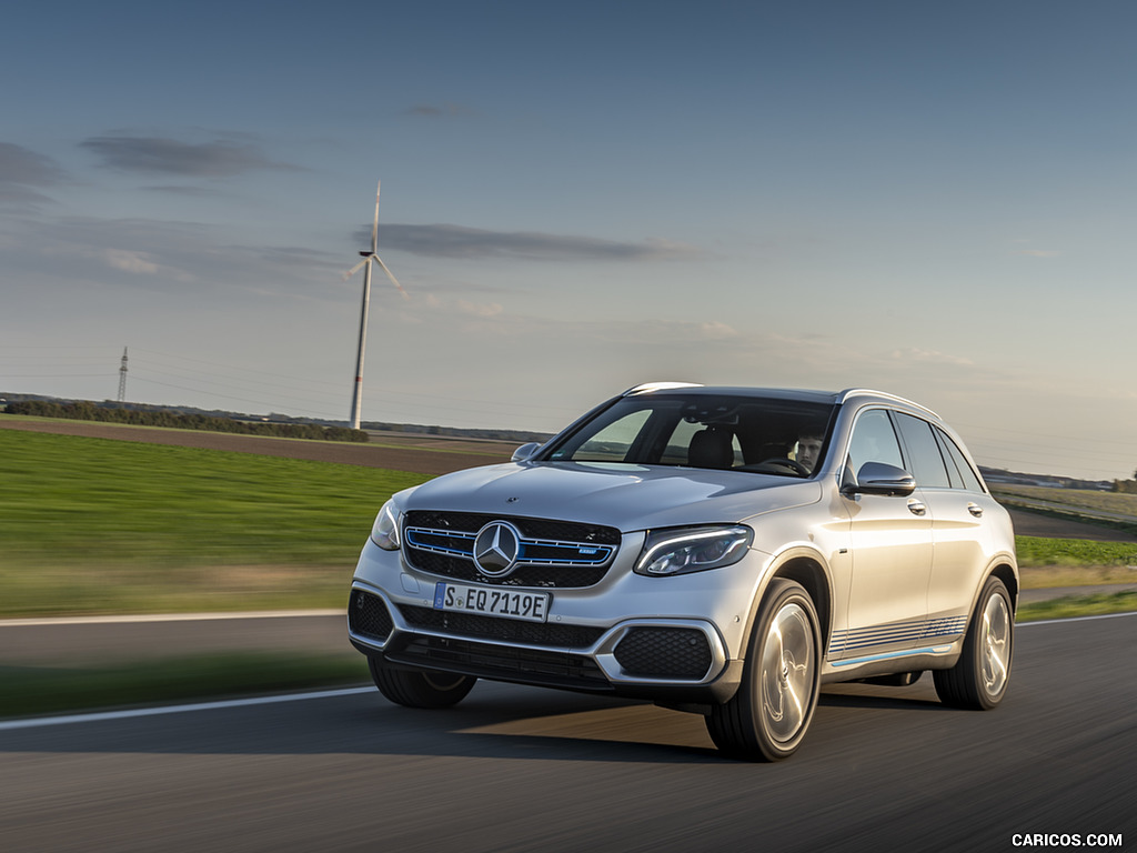 2019 Mercedes-Benz GLC F-CELL (Color: Iridium Silver Metallic) - Front Three-Quarter