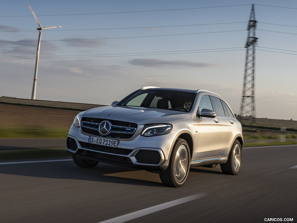 2019 Mercedes-Benz GLC F-CELL (Color: Iridium Silver Metallic) - Front Three-Quarter