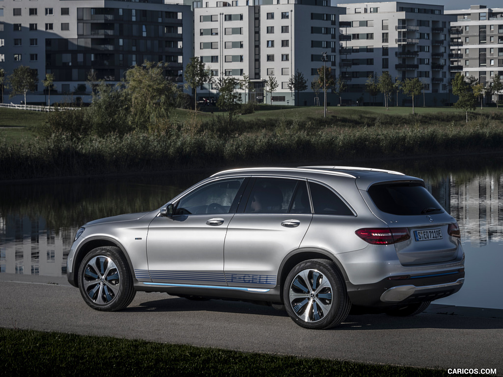 2019 Mercedes-Benz GLC F-CELL (Color: Iridium Silver Metallic) - Side