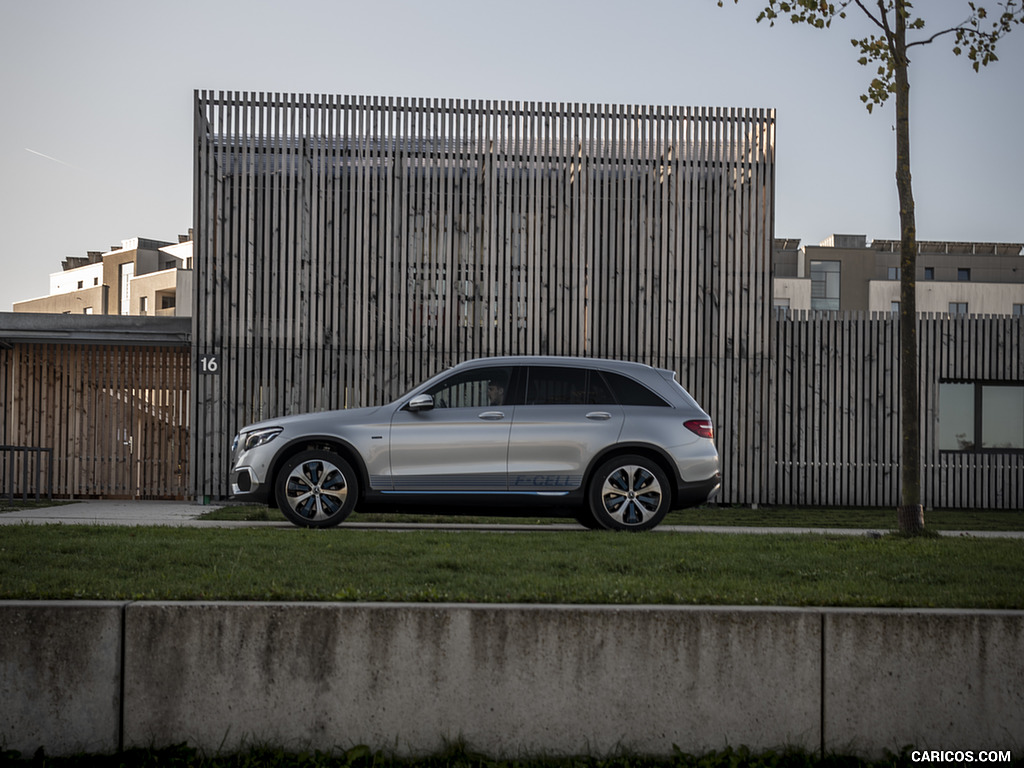 2019 Mercedes-Benz GLC F-CELL (Color: Iridium Silver Metallic) - Side