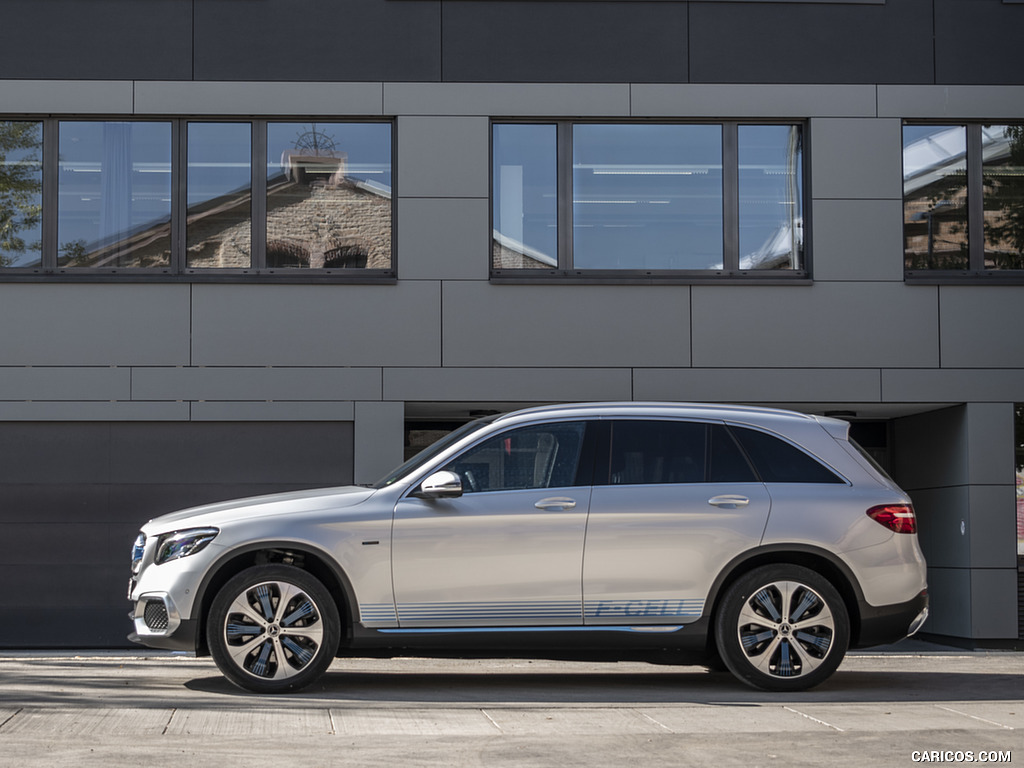 2019 Mercedes-Benz GLC F-CELL (Color: Iridium Silver Metallic) - Side