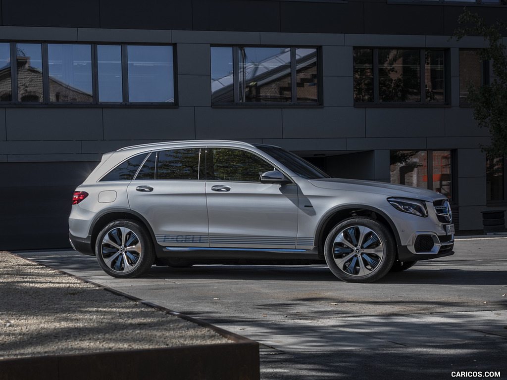 2019 Mercedes-Benz GLC F-CELL (Color: Iridium Silver Metallic) - Side