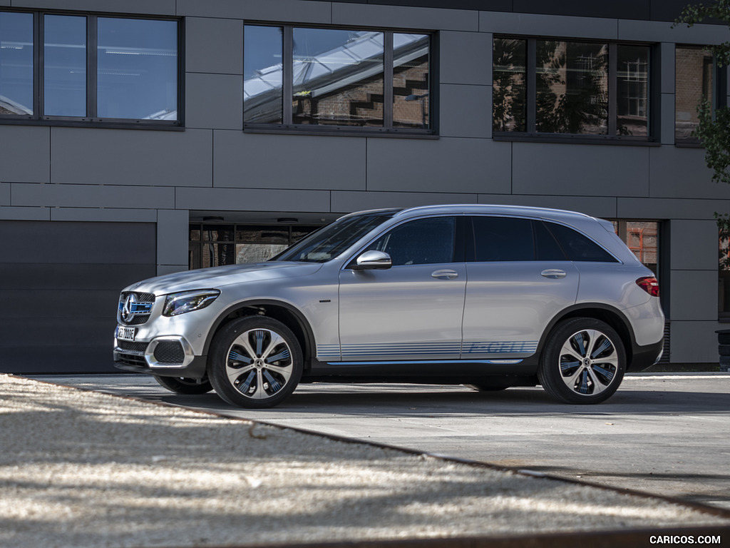 2019 Mercedes-Benz GLC F-CELL (Color: Iridium Silver Metallic) - Side