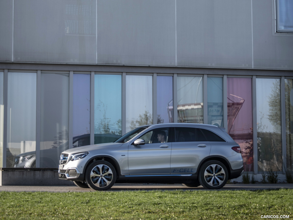 2019 Mercedes-Benz GLC F-CELL (Color: Iridium Silver Metallic) - Side