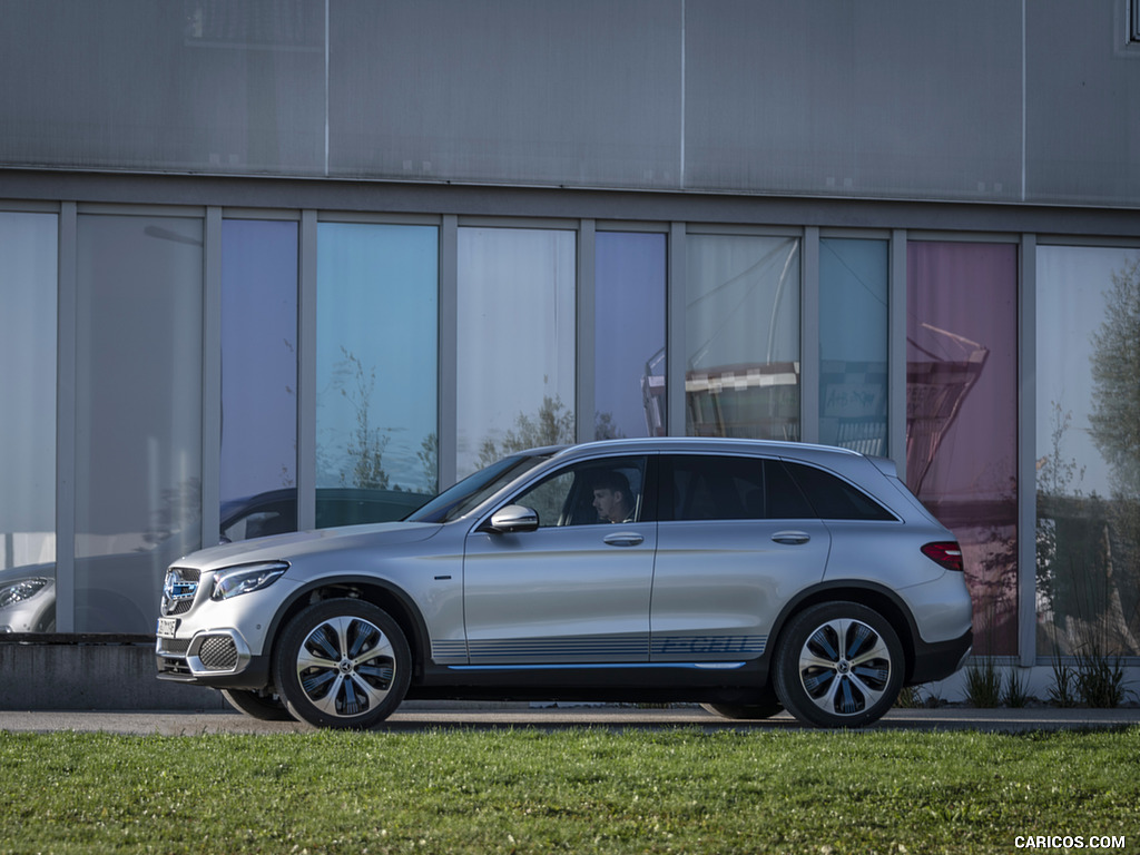 2019 Mercedes-Benz GLC F-CELL (Color: Iridium Silver Metallic) - Side