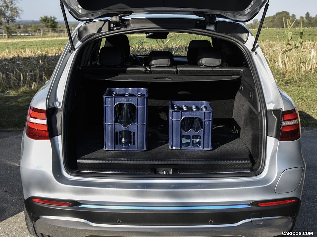 2019 Mercedes-Benz GLC F-CELL (Color: Iridium Silver Metallic) - Trunk