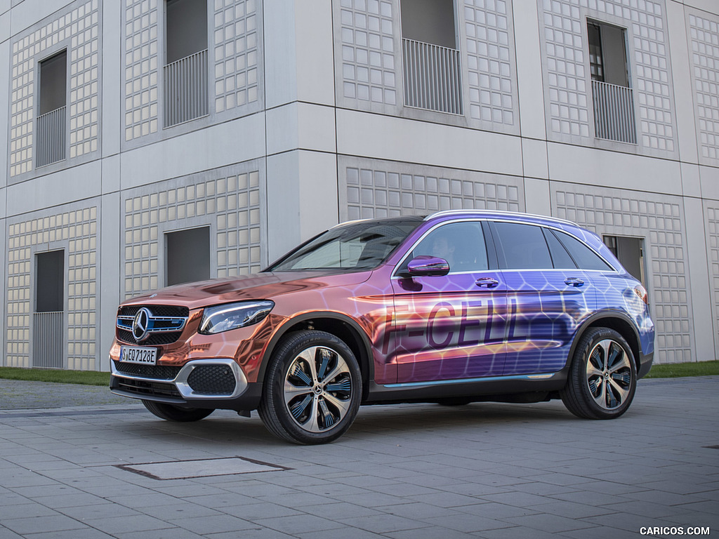 2019 Mercedes-Benz GLC F-CELL - Front Three-Quarter