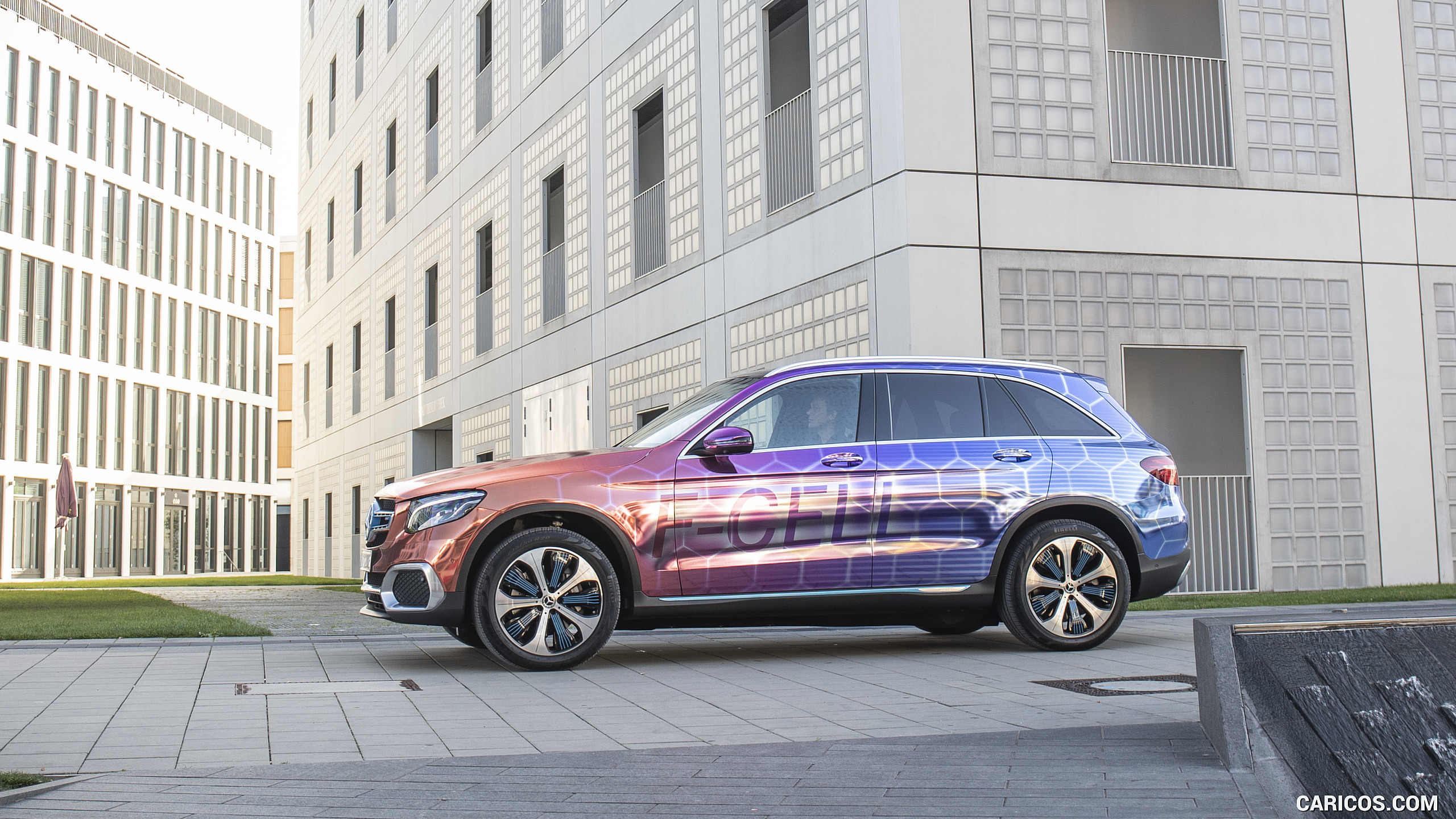 2019 Mercedes-Benz GLC F-CELL - Side, #69 of 95