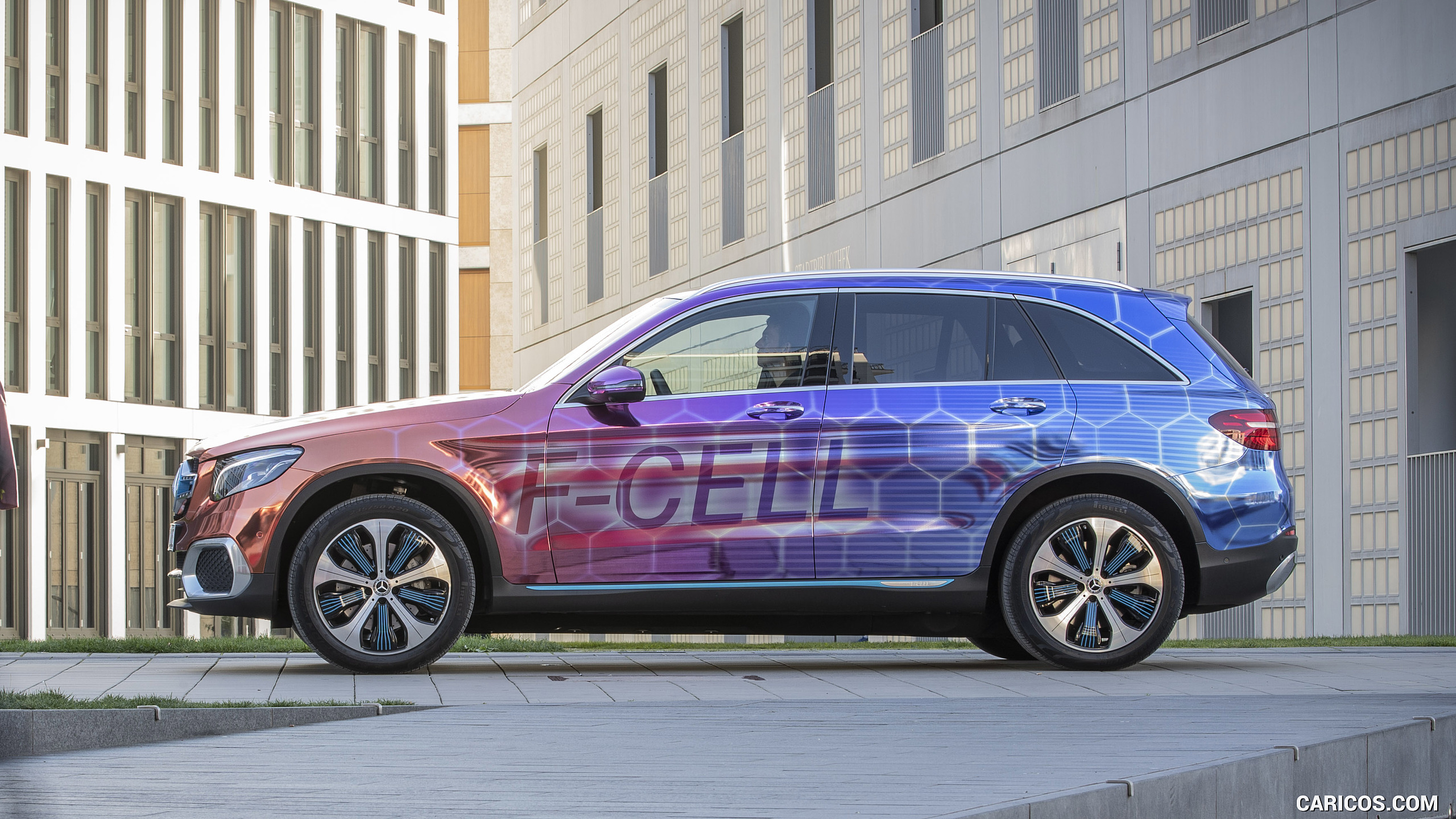2019 Mercedes-Benz GLC F-CELL - Side, #70 of 95