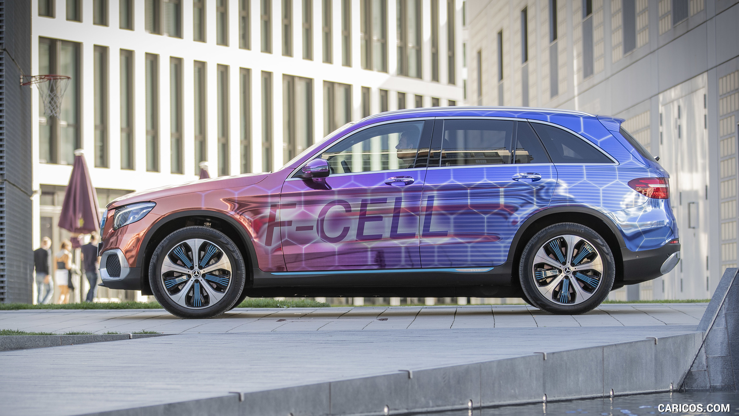 2019 Mercedes-Benz GLC F-CELL - Side, #72 of 95
