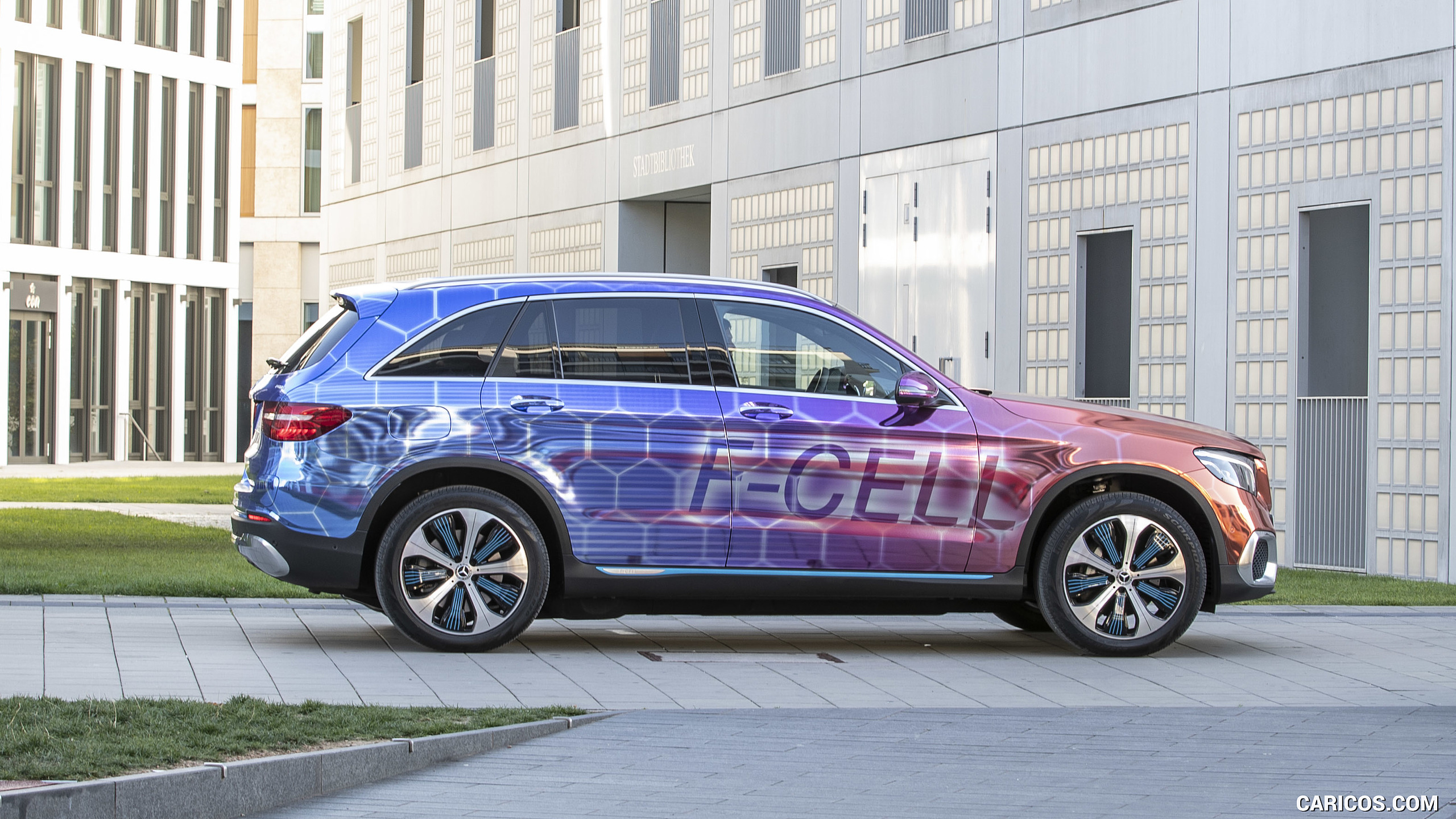 2019 Mercedes-Benz GLC F-CELL - Side, #73 of 95