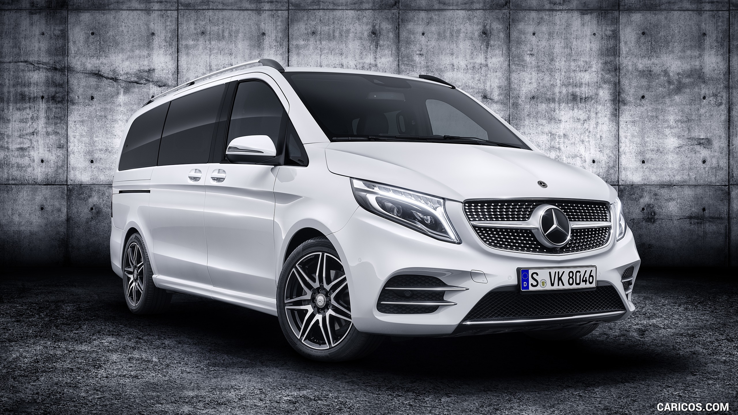 2019 Mercedes-Benz V-Class AMG Line (Color: Mountain Crystal White Metallic) - Front Three-Quarter, #68 of 216