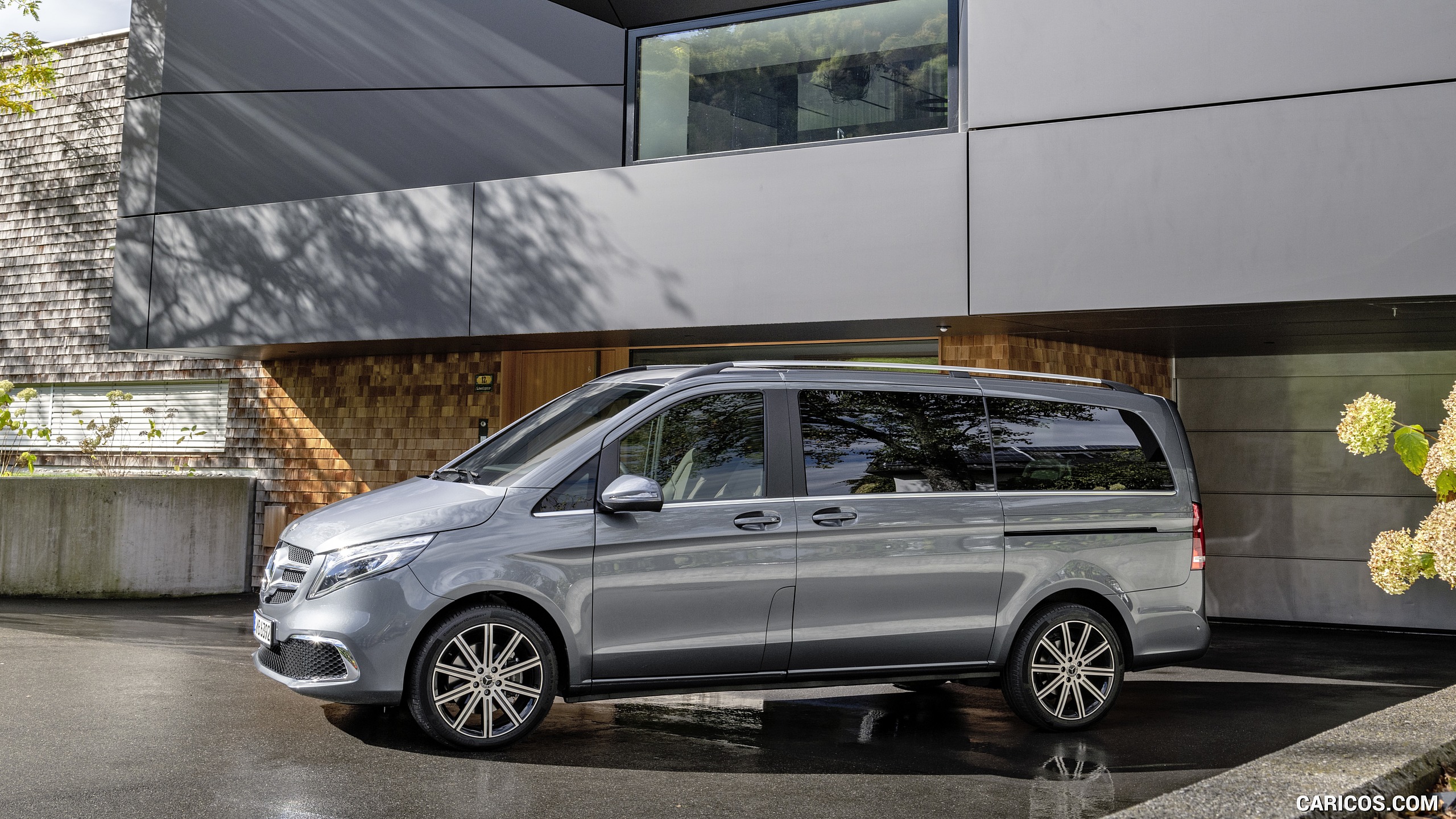 2019 Mercedes-Benz V-Class EXCLUSIVE Line (Color: Selenit Grey Metallic) - Side, #17 of 216