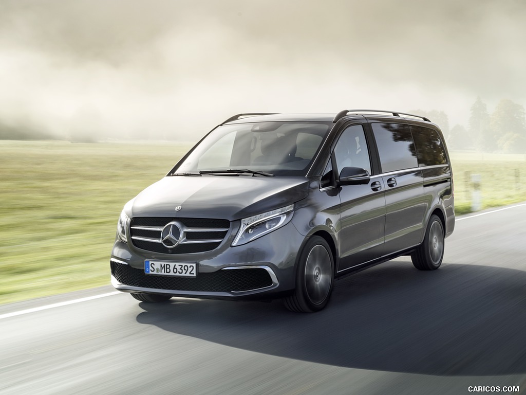 2019 Mercedes-Benz V-Class EXCLUSIVE Line (Color: Selenit Grey Metallic) - Front Three-Quarter