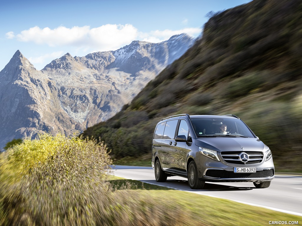 2019 Mercedes-Benz V-Class EXCLUSIVE Line (Color: Selenit Grey Metallic) - Front Three-Quarter