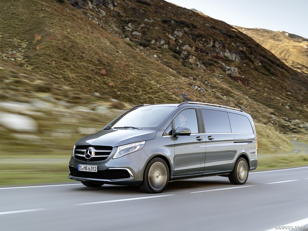 2019 Mercedes-Benz V-Class EXCLUSIVE Line (Color: Selenit Grey Metallic) - Front Three-Quarter