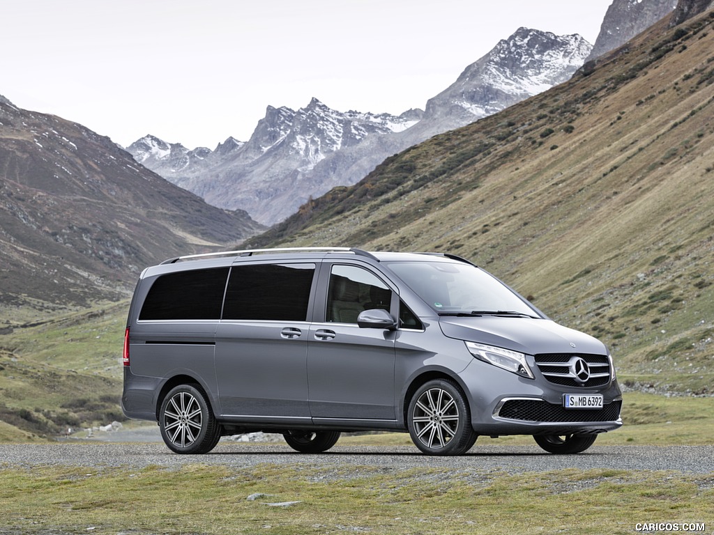 2019 Mercedes-Benz V-Class EXCLUSIVE Line (Color: Selenit Grey Metallic) - Front Three-Quarter