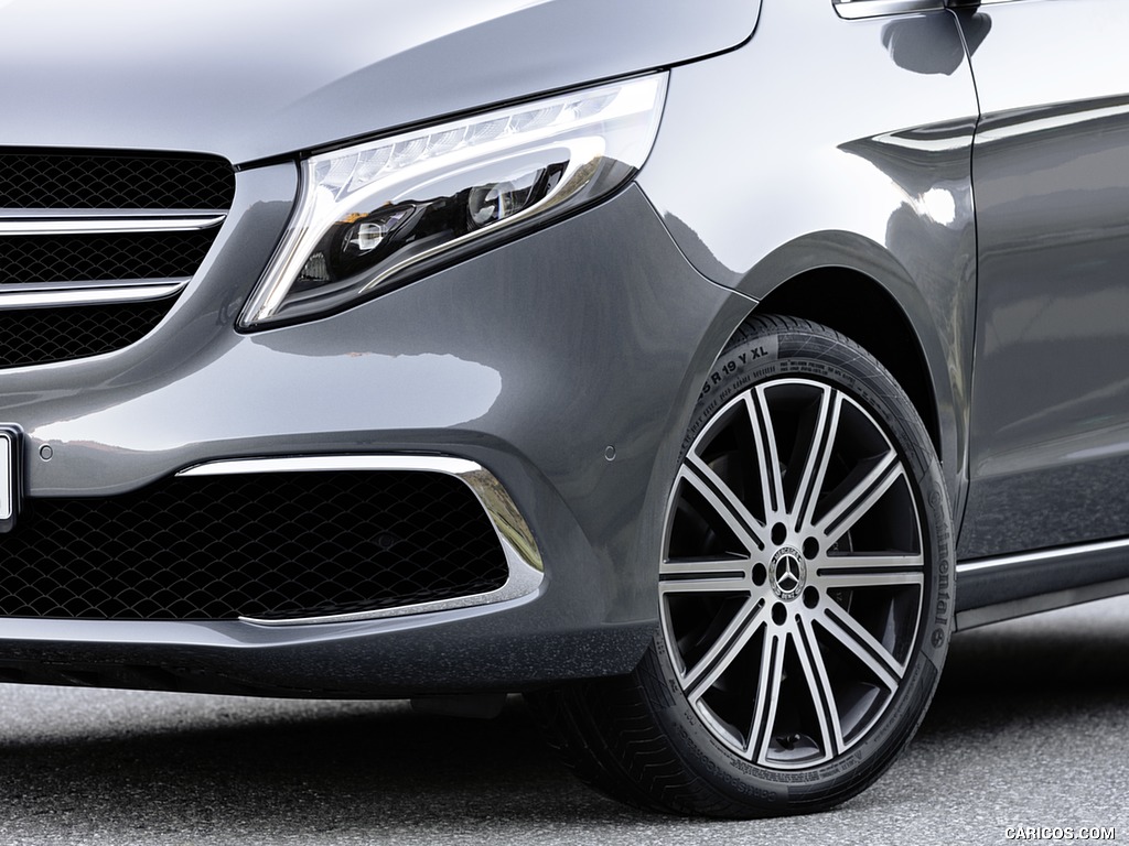 2019 Mercedes-Benz V-Class EXCLUSIVE Line (Color: Selenit Grey Metallic) - Headlight