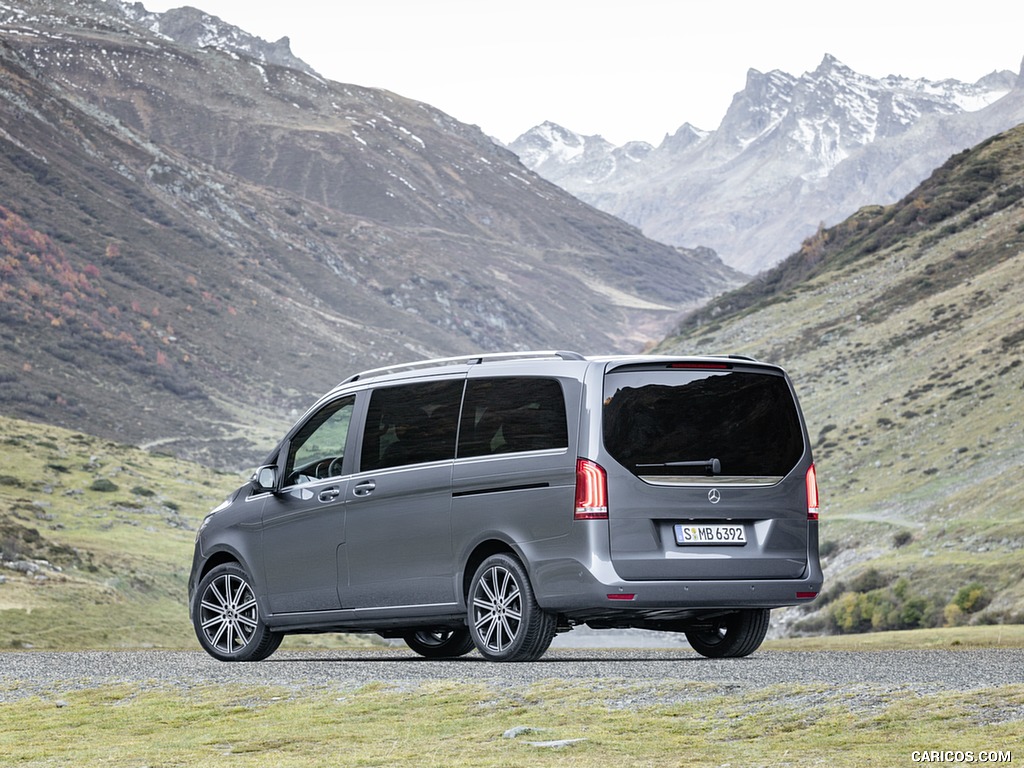 2019 Mercedes-Benz V-Class EXCLUSIVE Line (Color: Selenit Grey Metallic) - Rear Three-Quarter