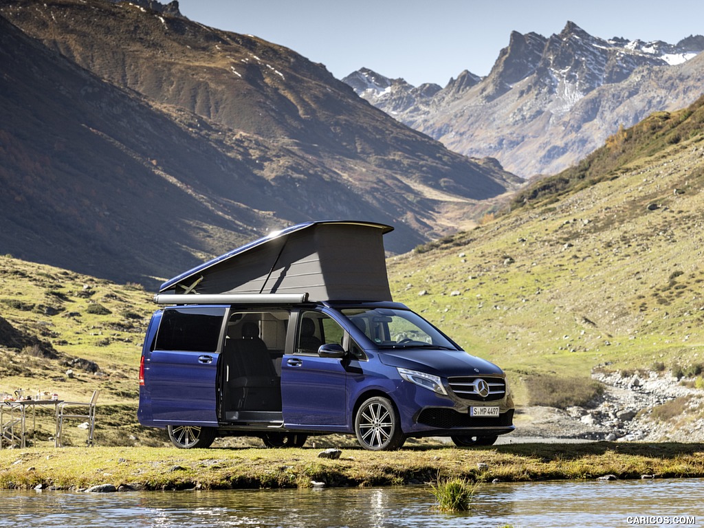 2019 Mercedes-Benz V-Class Marco Polo (Color: Cavansit Blue Metallic) - Front Three-Quarter