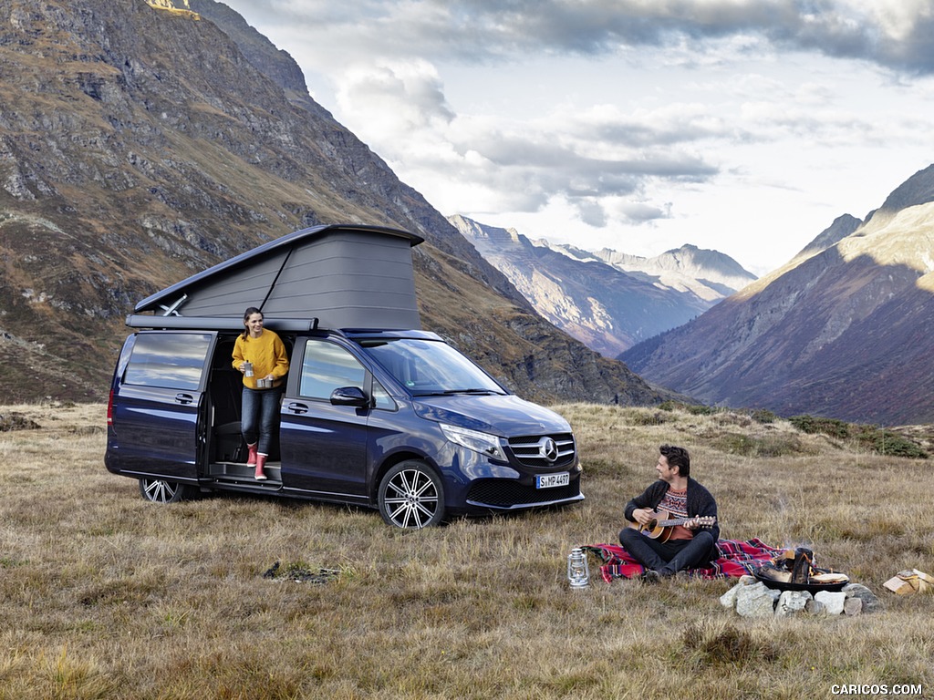 2019 Mercedes-Benz V-Class Marco Polo (Color: Cavansit Blue Metallic) - Front Three-Quarter