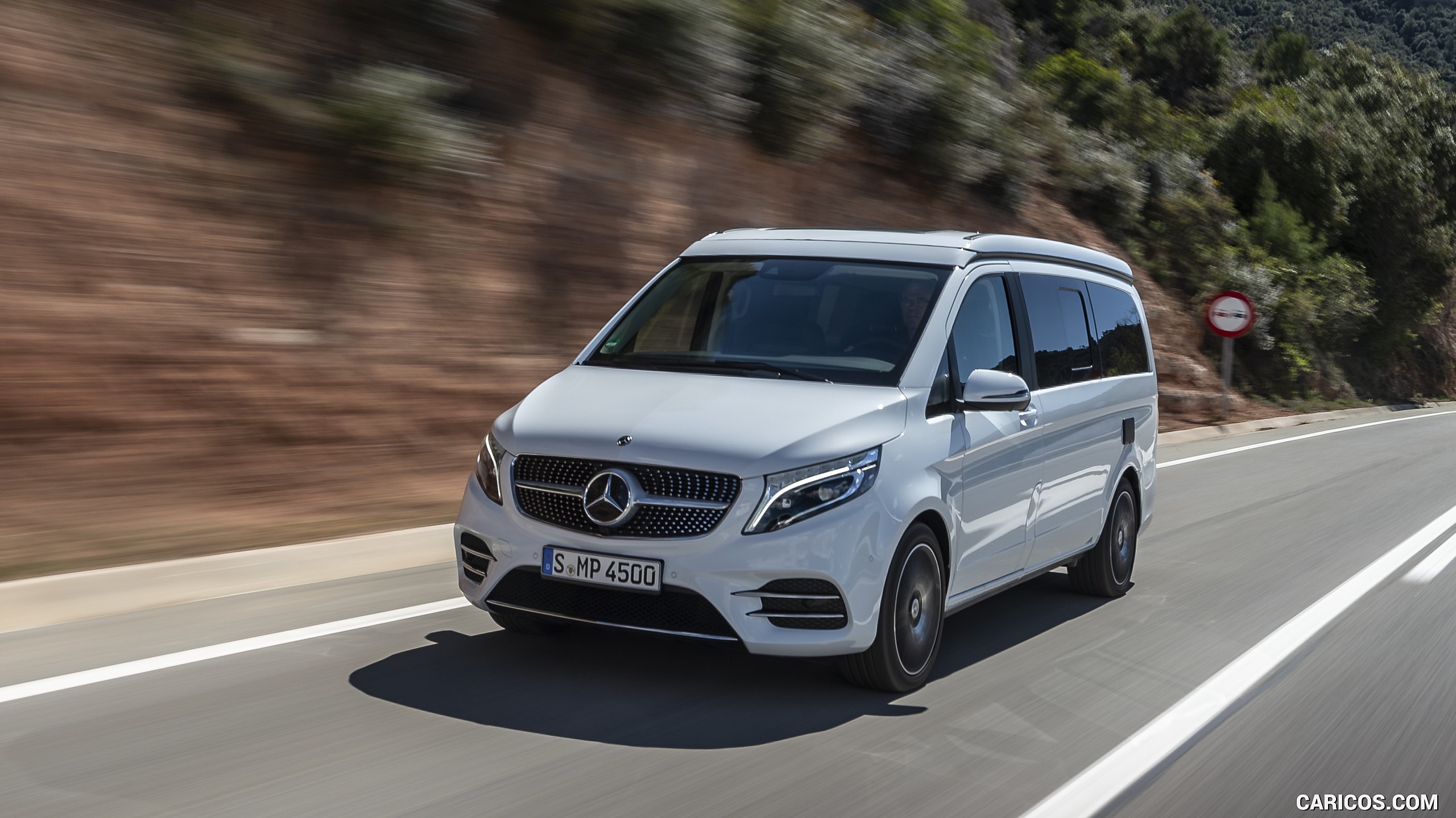 2019 Mercedes-Benz V-Class Marco Polo 300d AMG Line (Color: Mountain Crystal White Metallic) - Front Three-Quarter, #168 of 216