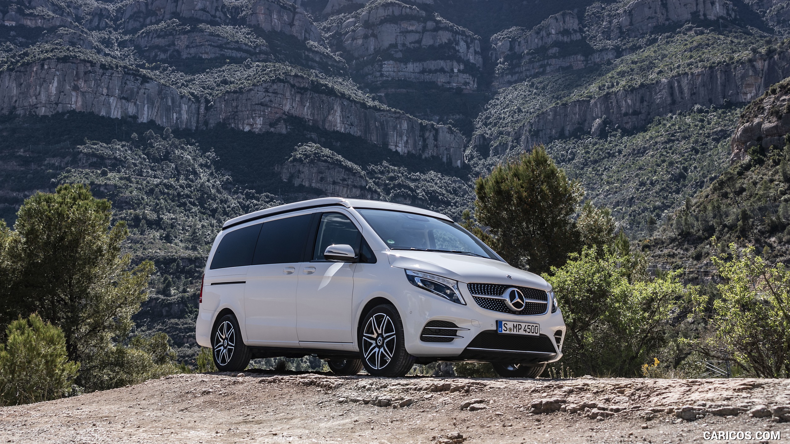 2019 Mercedes-Benz V-Class Marco Polo 300d AMG Line (Color: Mountain Crystal White Metallic) - Front Three-Quarter, #187 of 216