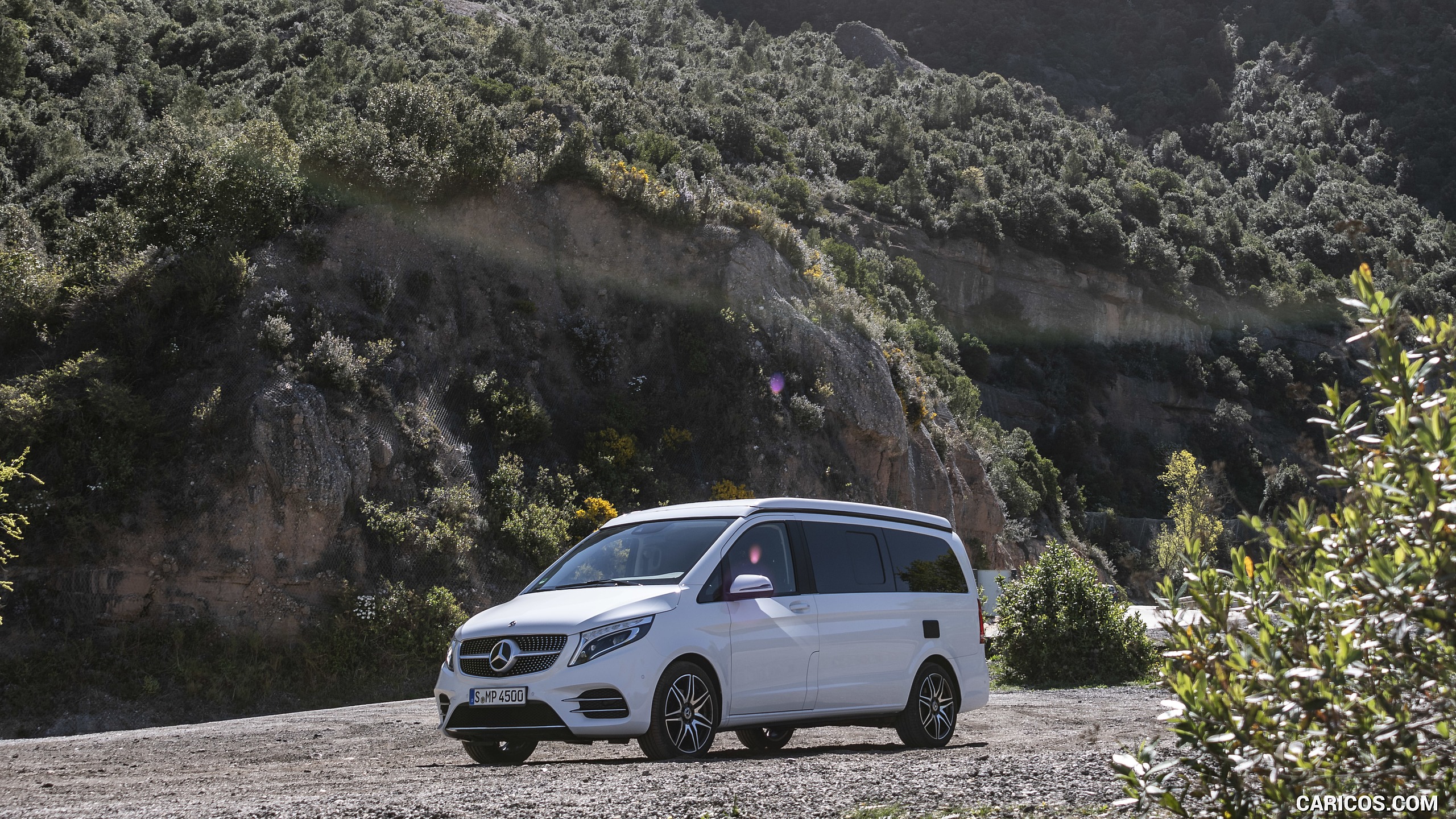 2019 Mercedes-Benz V-Class Marco Polo 300d AMG Line (Color: Mountain Crystal White Metallic) - Front Three-Quarter, #192 of 216