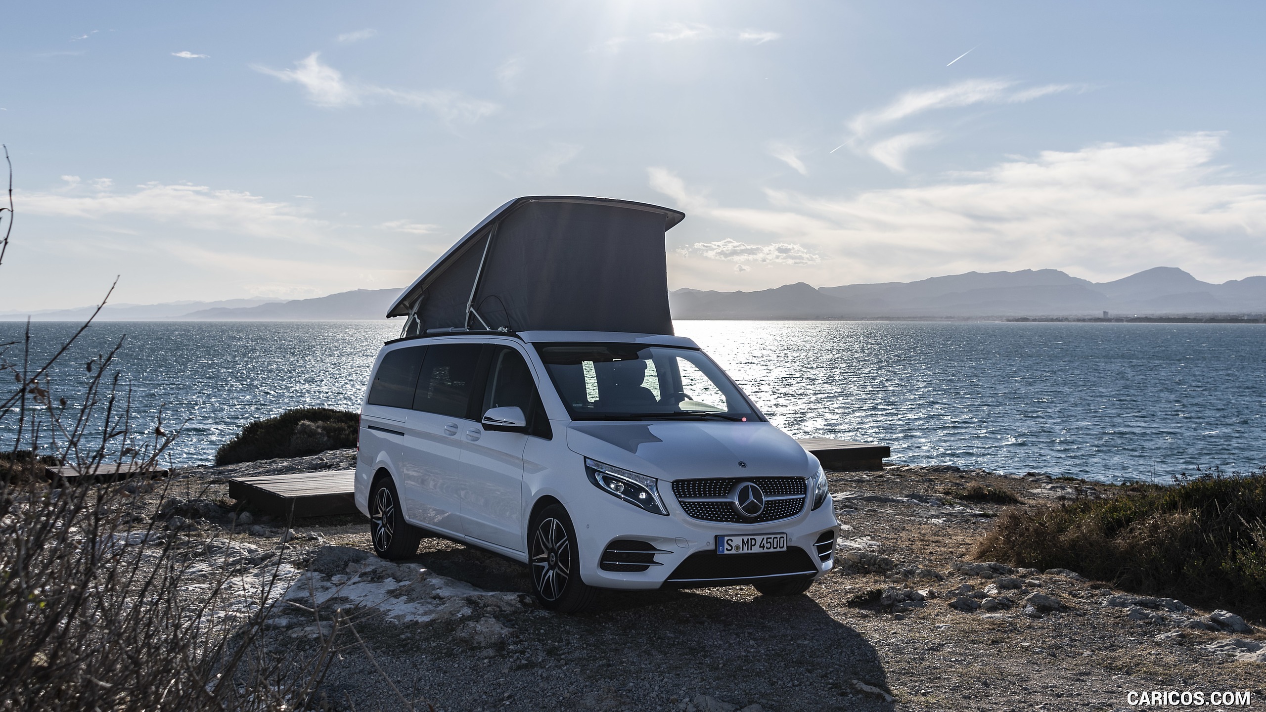 2019 Mercedes-Benz V-Class Marco Polo 300d AMG Line (Color: Mountain Crystal White Metallic) - Front Three-Quarter, #204 of 216