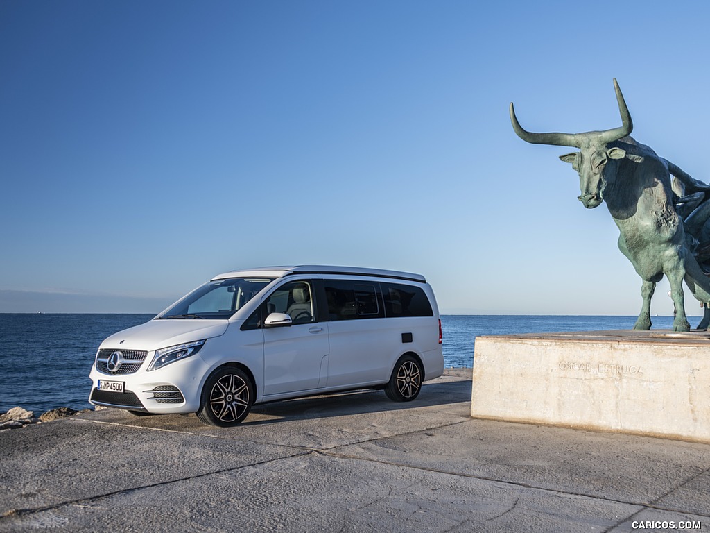 2019 Mercedes-Benz V-Class Marco Polo 300d AMG Line (Color: Mountain Crystal White Metallic) - Front Three-Quarter