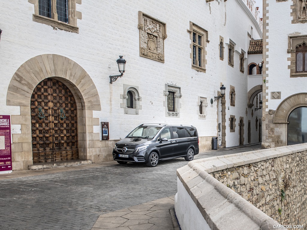 2019 Mercedes-Benz V-Class V300d AMG Line (Color: Graphite Grey Metallic) - Front Three-Quarter