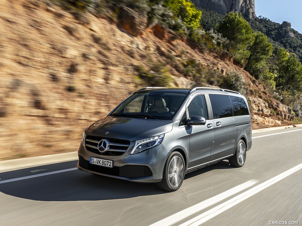 2019 Mercedes-Benz V-Class V300d AVANTGARDE (Color: Selenite Grey Metallic) - Front Three-Quarter