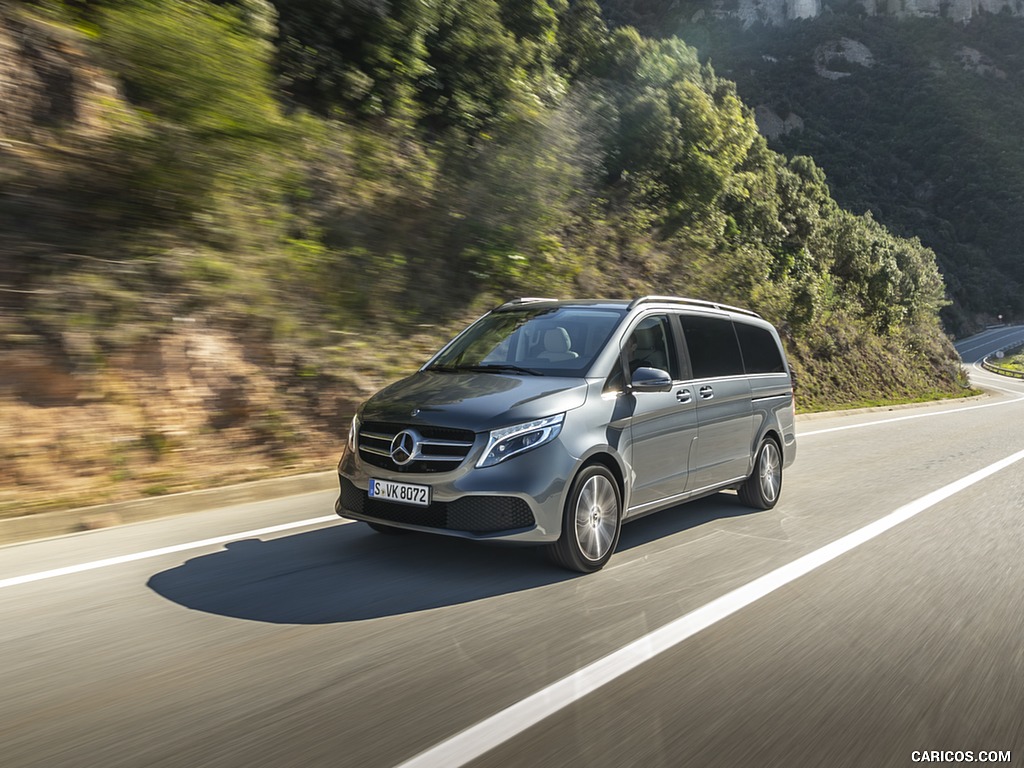 2019 Mercedes-Benz V-Class V300d AVANTGARDE (Color: Selenite Grey Metallic) - Front Three-Quarter