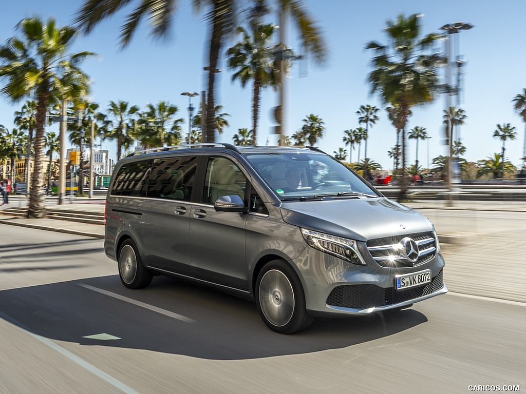 2019 Mercedes-Benz V-Class V300d AVANTGARDE (Color: Selenite Grey Metallic) - Front Three-Quarter