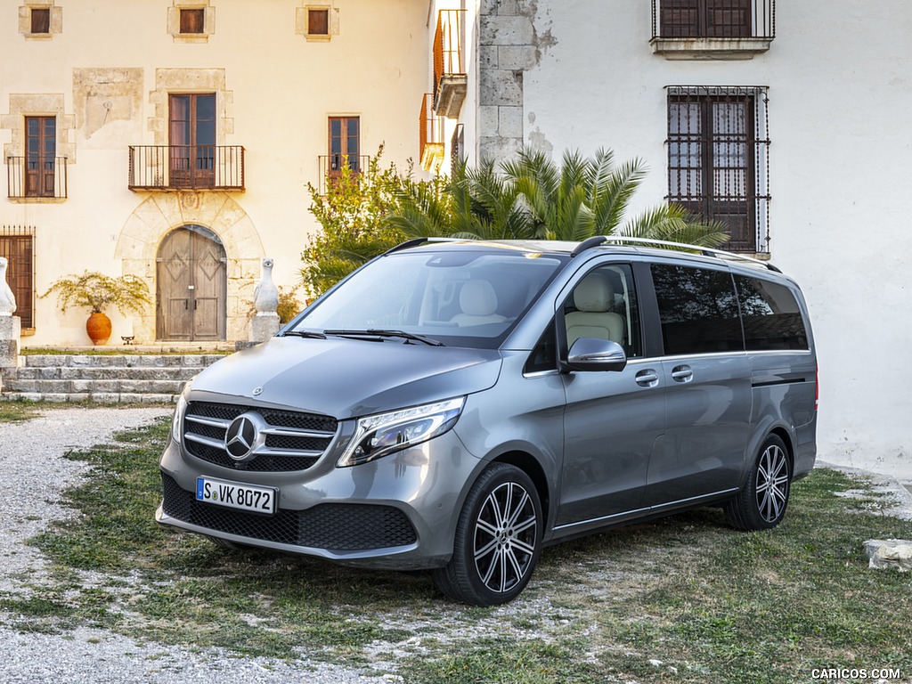 2019 Mercedes-Benz V-Class V300d AVANTGARDE (Color: Selenite Grey Metallic) - Front Three-Quarter