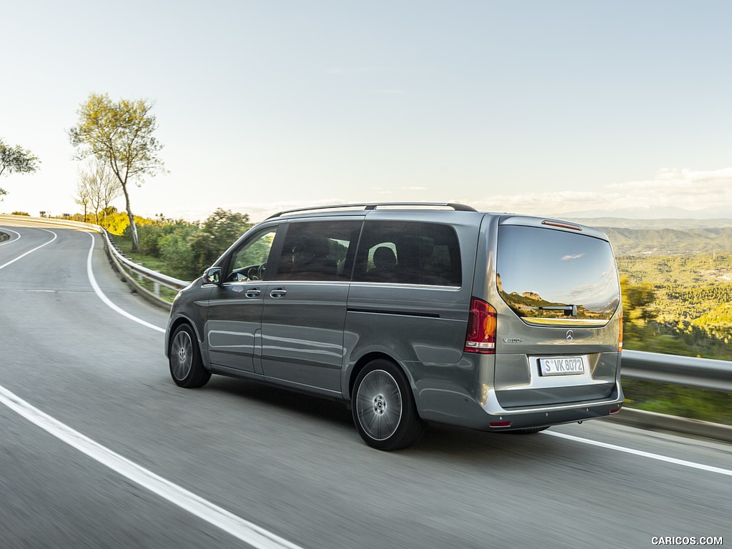 2019 Mercedes-Benz V-Class V300d AVANTGARDE (Color: Selenite Grey Metallic) - Rear Three-Quarter