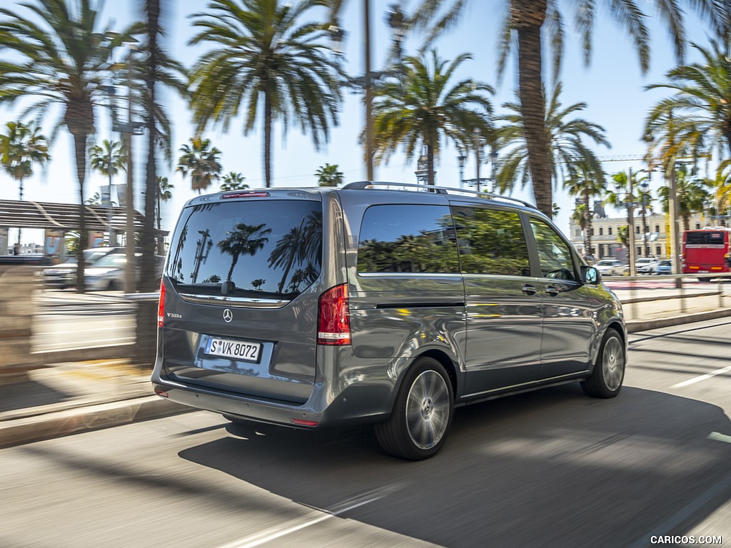 2019 Mercedes-Benz V-Class V300d AVANTGARDE (Color: Selenite Grey Metallic) - Rear Three-Quarter