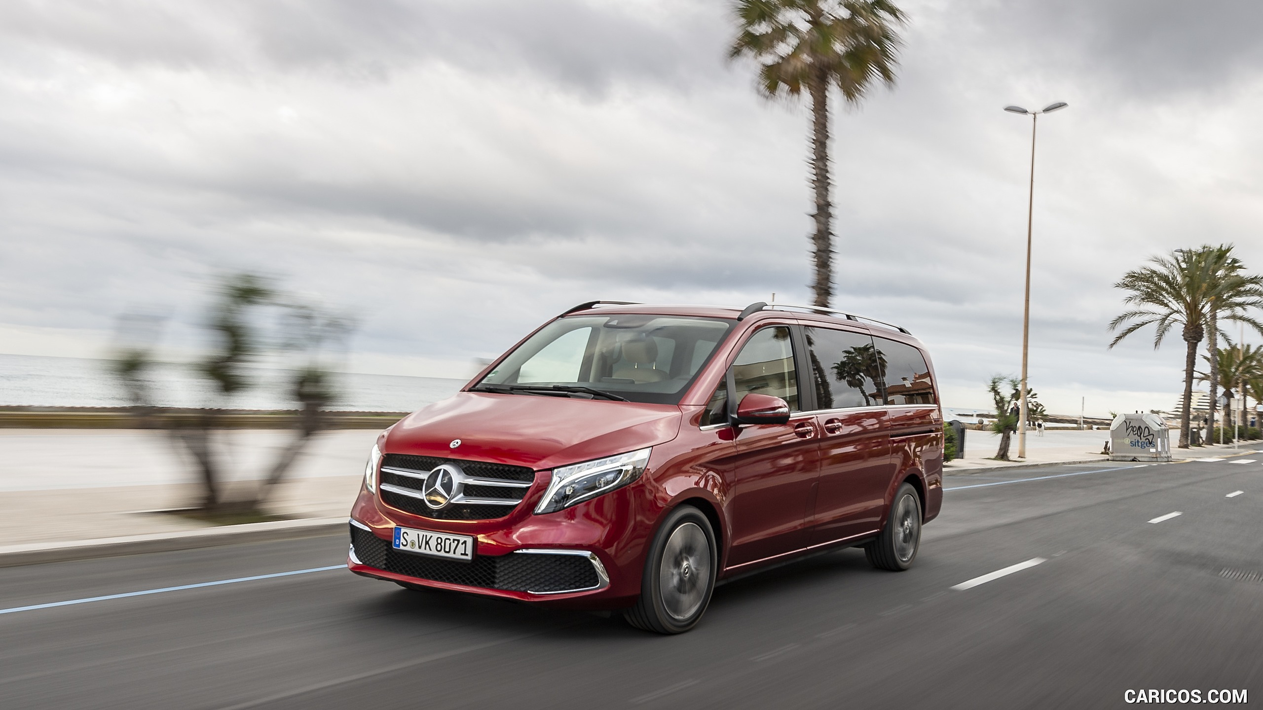 2019 Mercedes-Benz V-Class V300d EXCLUSIVE (Color: Hyazinth Red Metallic) - Front Three-Quarter, #144 of 216