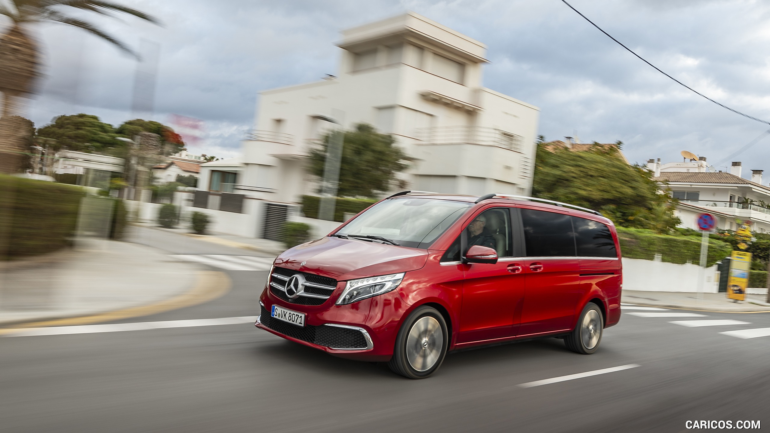 2019 Mercedes-Benz V-Class V300d EXCLUSIVE (Color: Hyazinth Red Metallic) - Front Three-Quarter, #145 of 216
