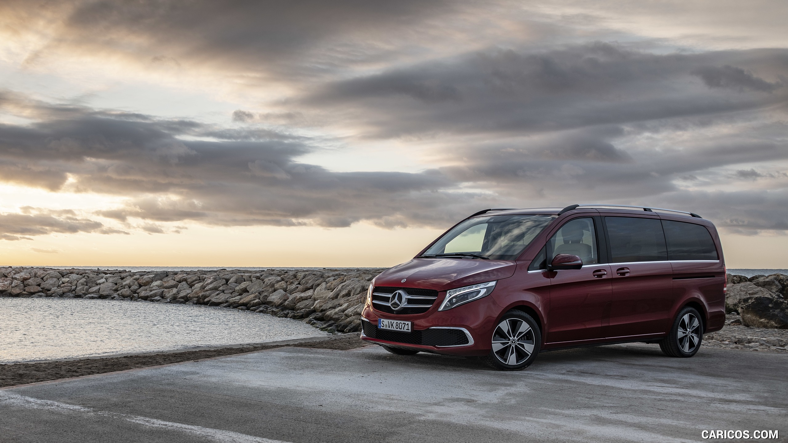 2019 Mercedes-Benz V-Class V300d EXCLUSIVE (Color: Hyazinth Red Metallic) - Front Three-Quarter, #150 of 216